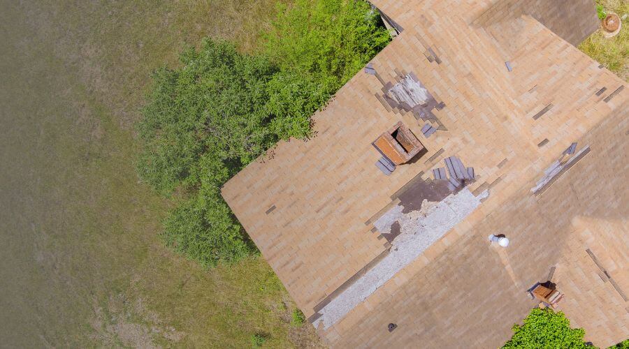 Why choose water damage restoration service for commercial flood cleanup in Victorville